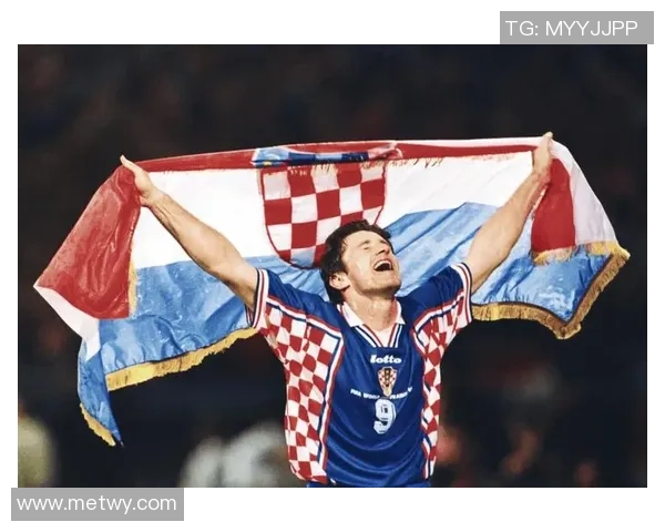 中生代足球球星的辉煌岁月与绿茵场上的非凡传奇故事