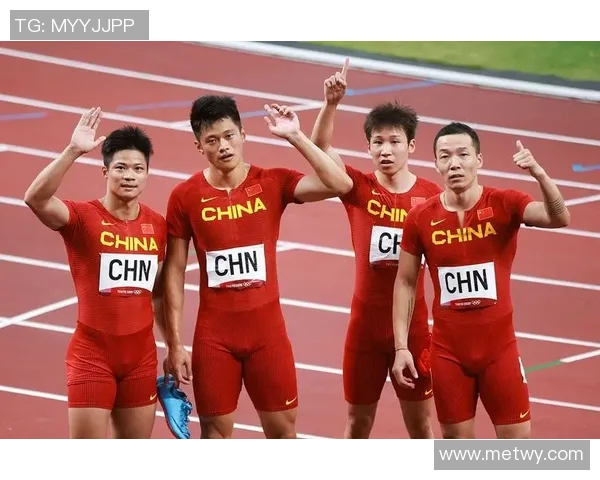 帅气男足球星风采集锦，看看他们如何在赛场上演绎魅力与激情