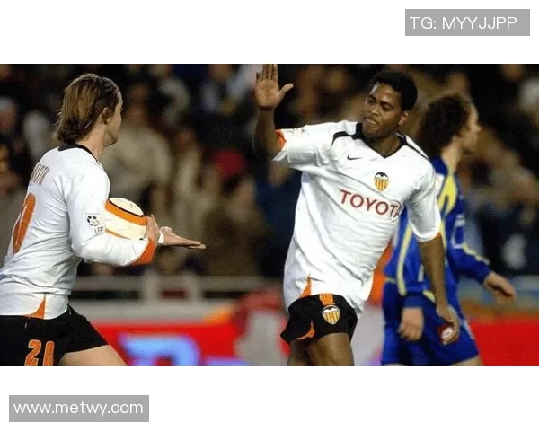 私生活混乱引发争议的足球明星:这些球员如何在场外跌入困境 私生活混乱引发争议的足球明星:这些球员如何在场外跌入困境