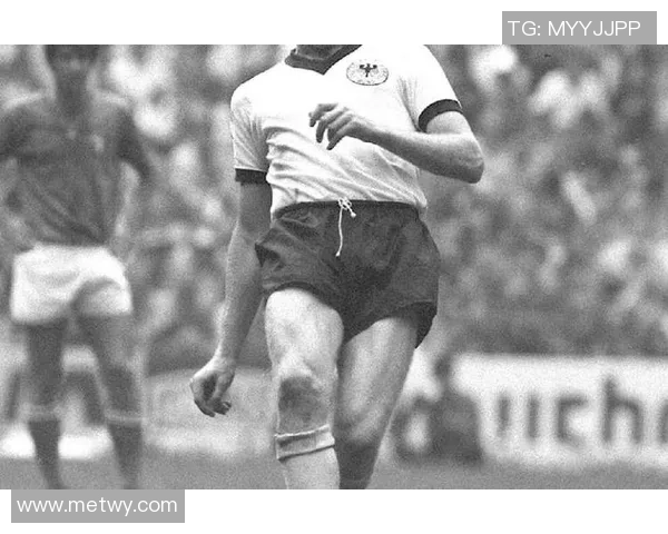 《全球足球巨星卡封面设计:汇聚传奇与激情的视觉盛宴》 《全球足球巨星卡封面设计:汇聚传奇与激情的视觉盛宴》